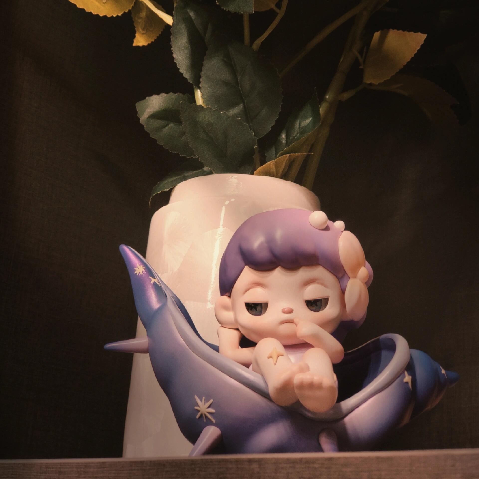 ANMOO Floating Figure