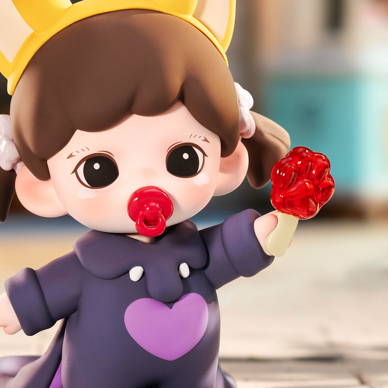 Zoraa loves Finnick Figurine Series Figures