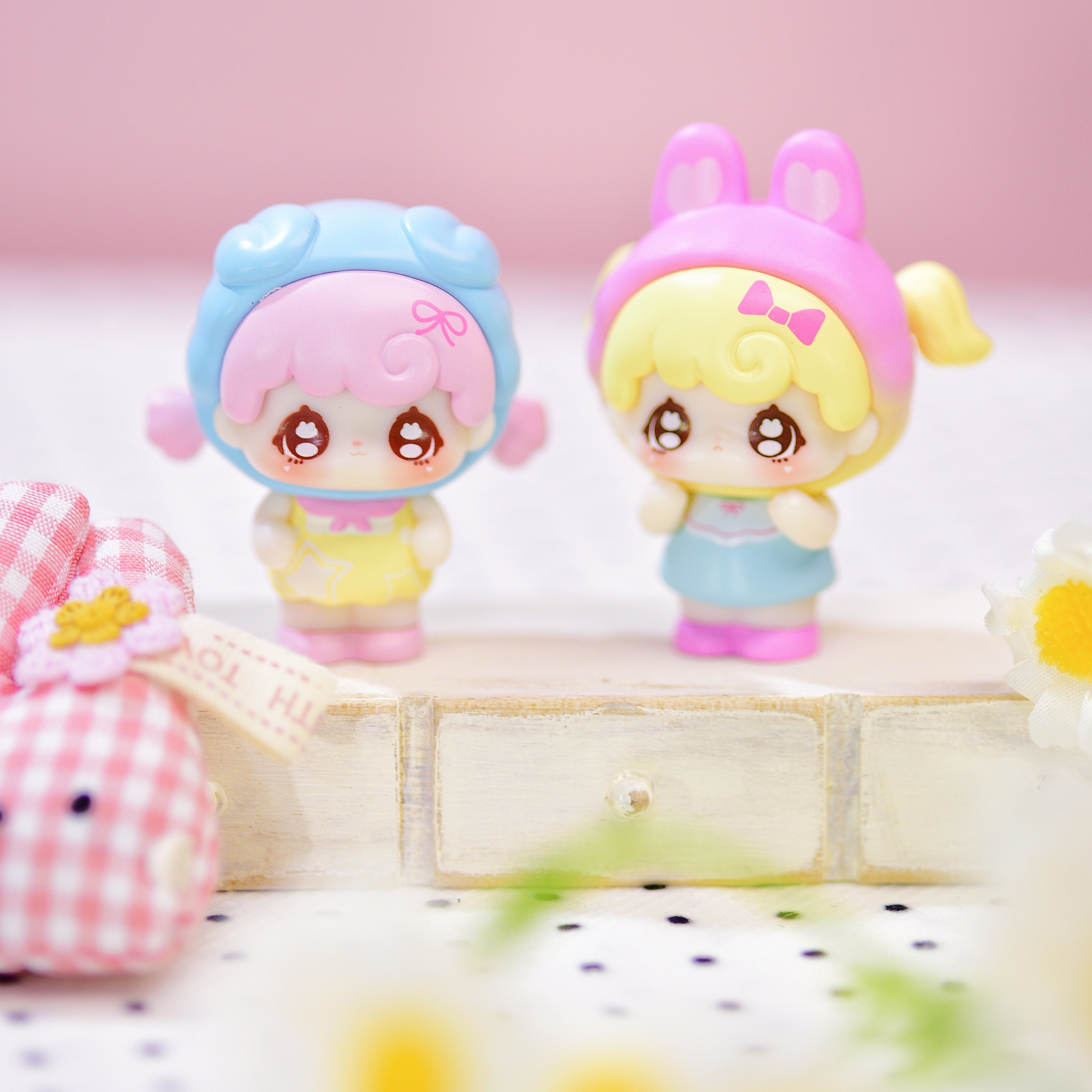 Nora Sweetheart Garden Party Blind Box Series Figures
