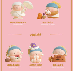 TENDER MOMENTS - Girl with a Pearl Earring BLIND BOX Series Figures
